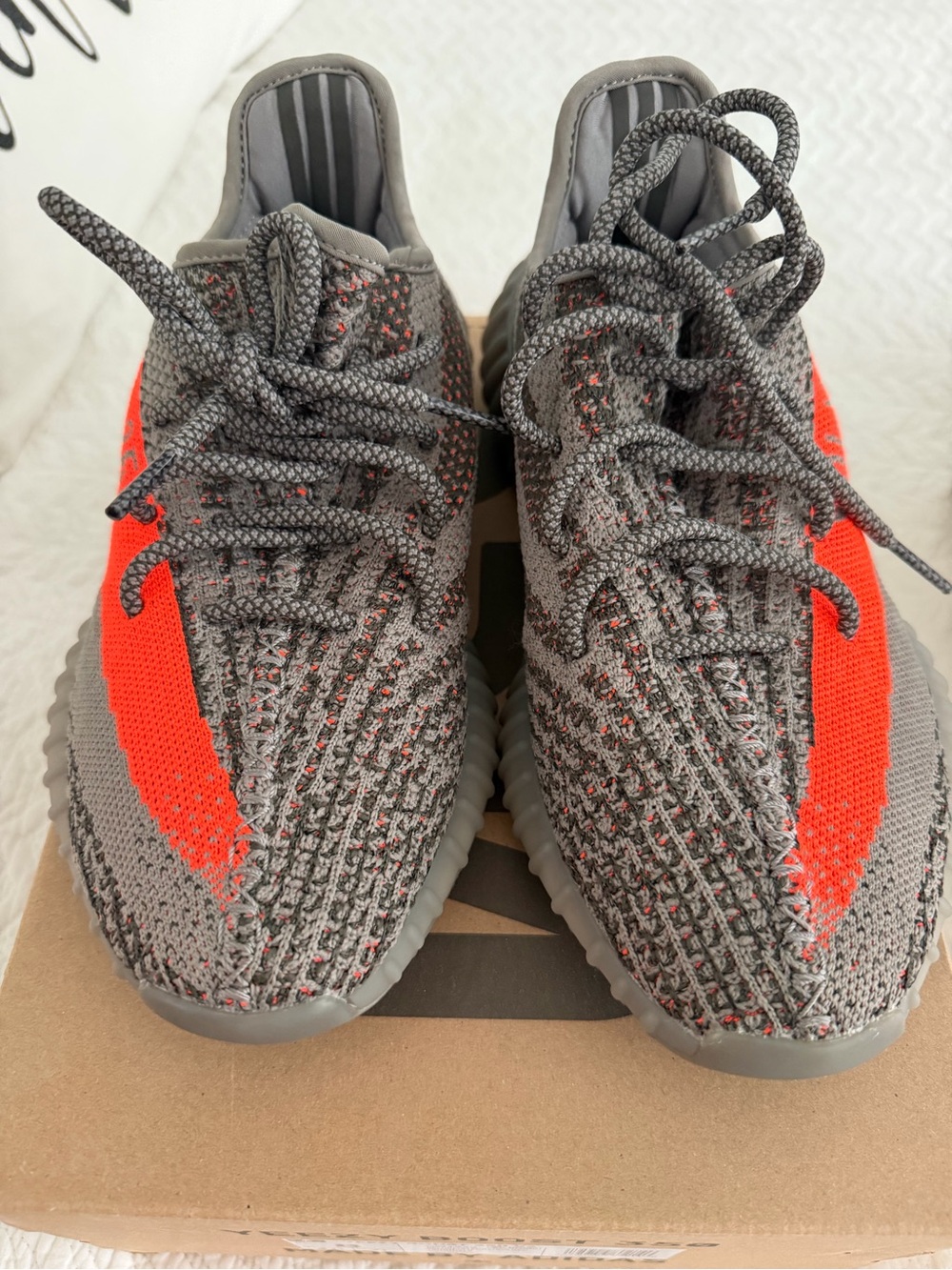 Yeezy Boost 350 V2 grey/solar red